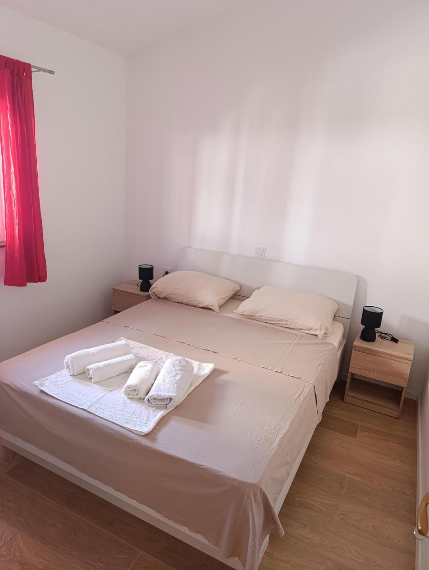 Apartmani Peko 帕格 外观 照片