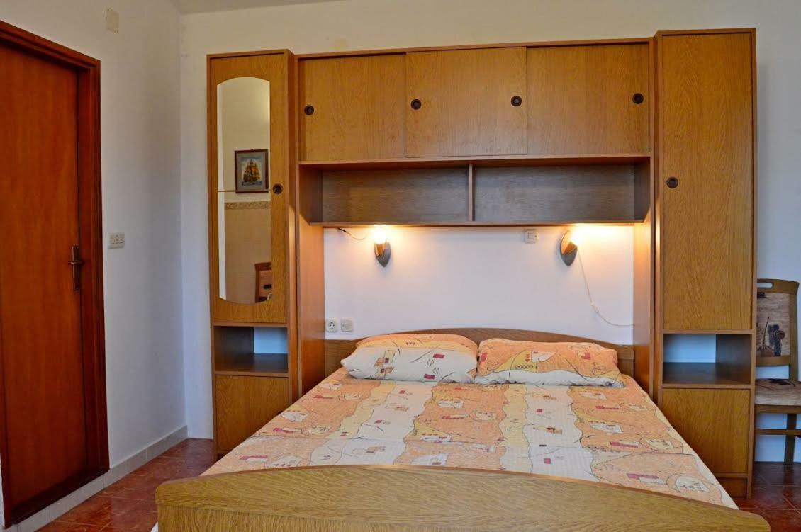 Apartmani Peko 帕格 外观 照片