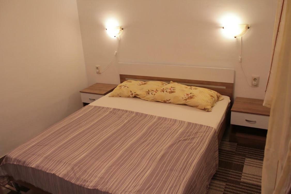 Apartmani Peko 帕格 外观 照片