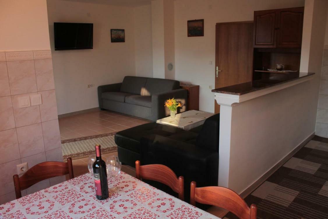 Apartmani Peko 帕格 外观 照片