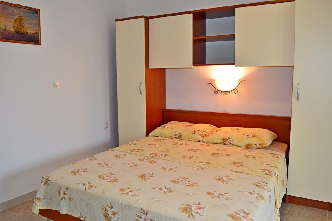 Apartmani Peko 帕格 外观 照片